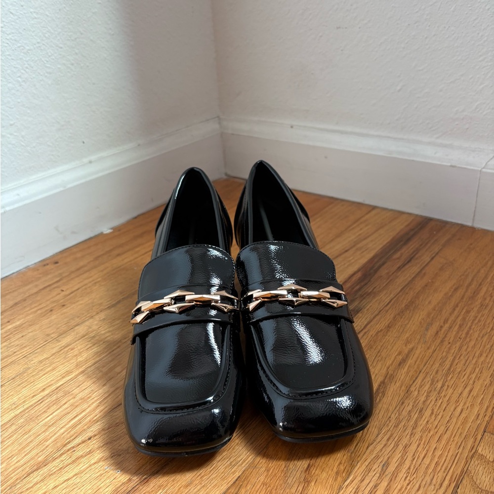 NEW W/ TAGS&BOX Glamorous Black Patent Loafers with Gold Chain Detail